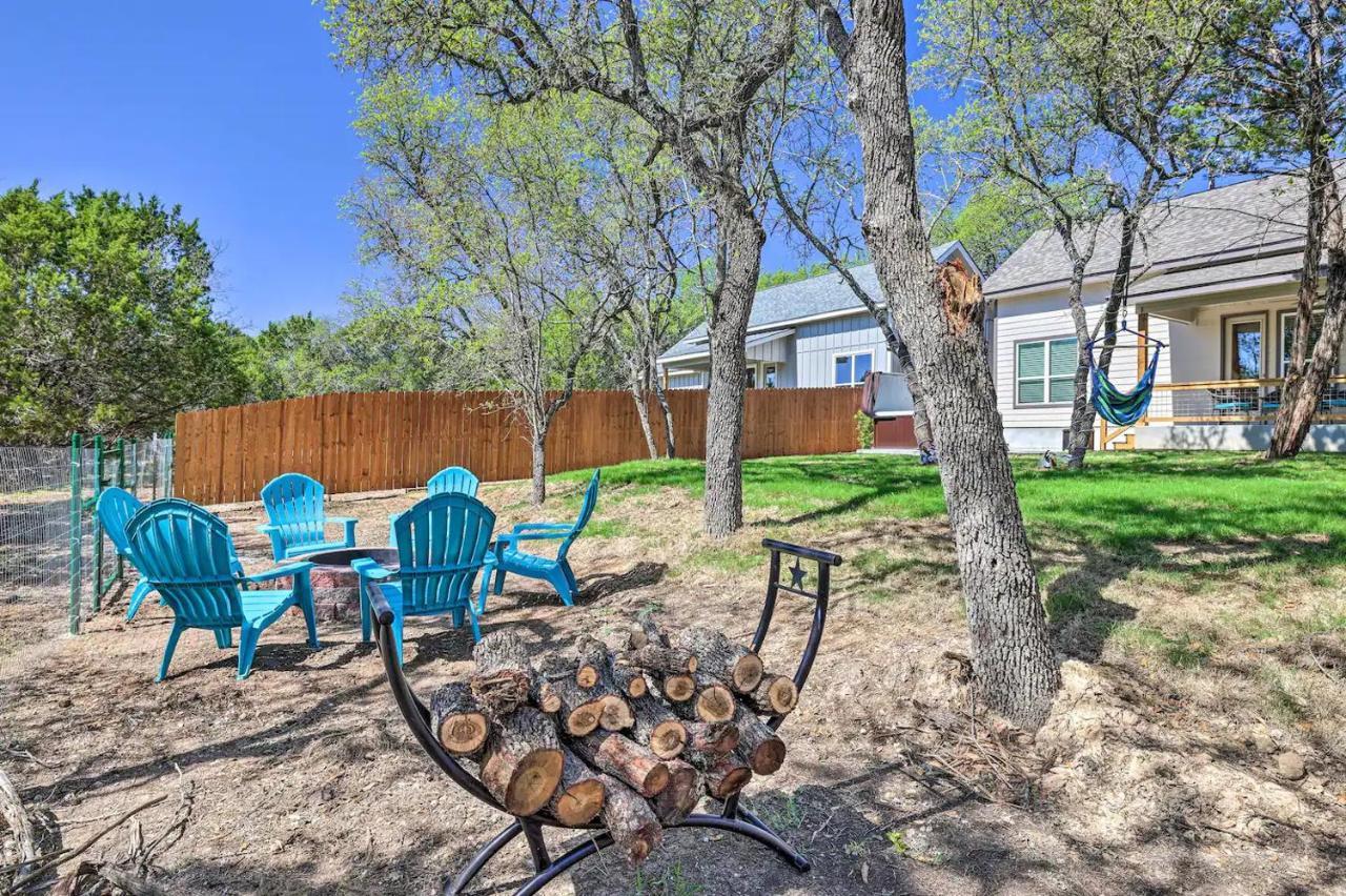 Convenient Cute Cottage Hot Tub Fire Pit Sleeps 6 Canyon Lake Εξωτερικό φωτογραφία